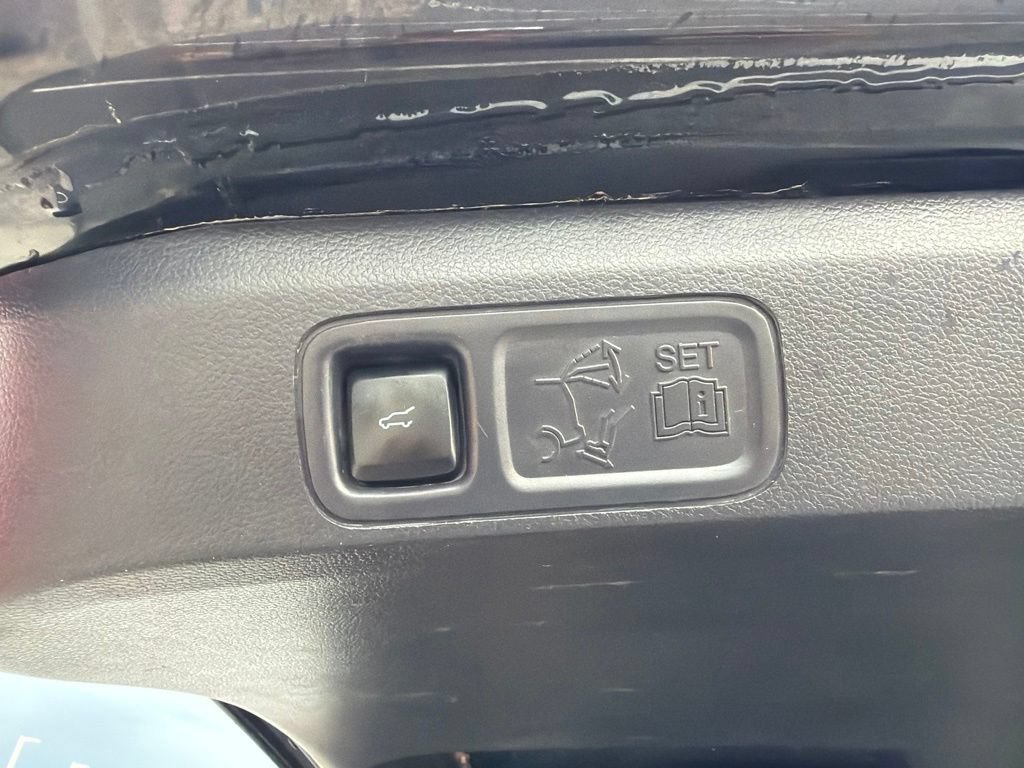 Used 2023 Ford Expedition Limited AWD/4WD image 15