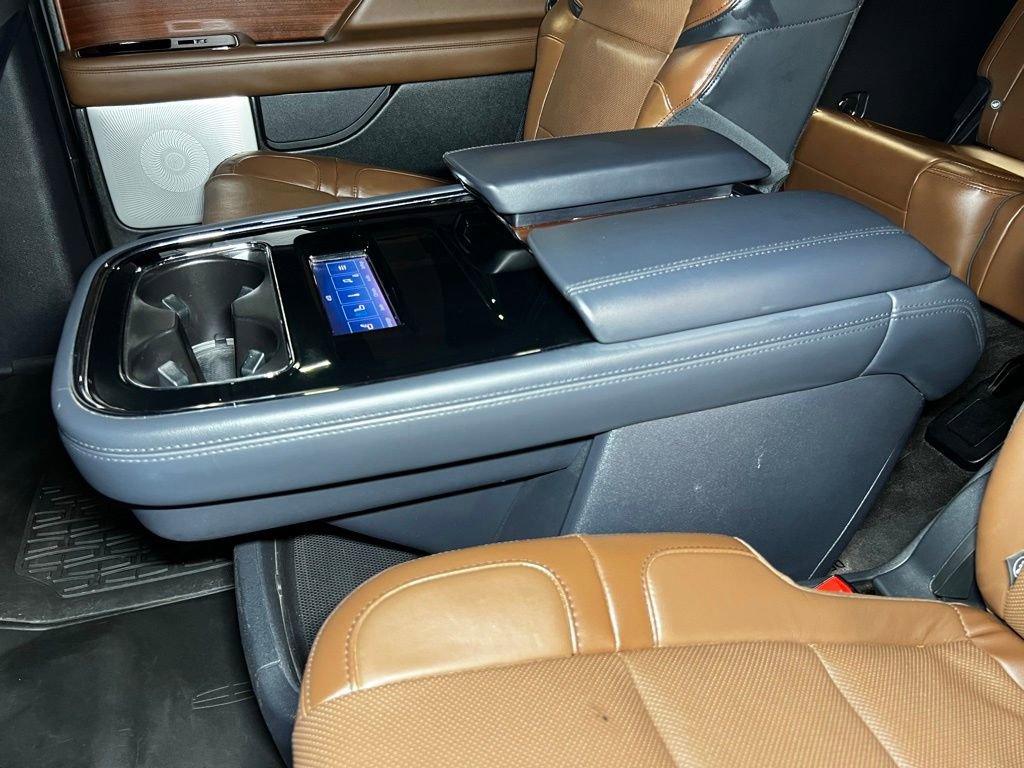 Used 2023 Lincoln Navigator Reserve AWD/4WD image 37