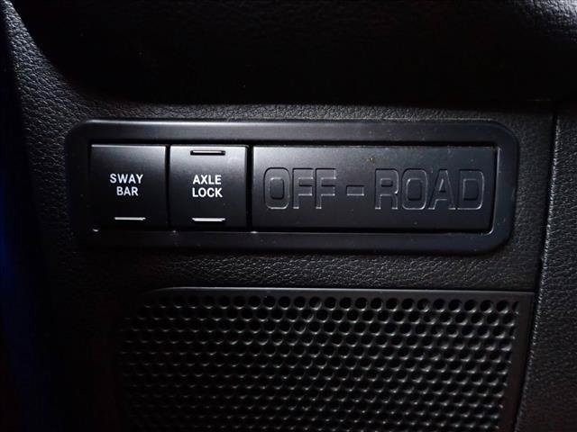 Used 2015 Jeep Wrangler Unlimited Rubicon w/ Connectivity Group AWD/4WD image 22