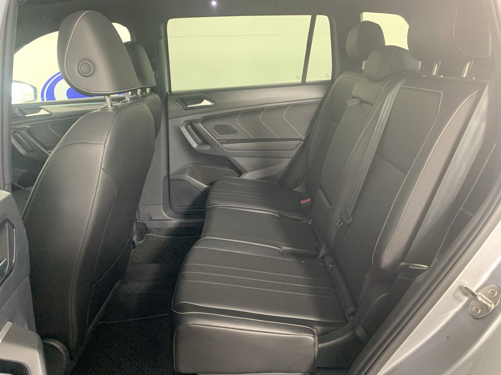 Used 2024 Volkswagen Tiguan SE R-Line image 34