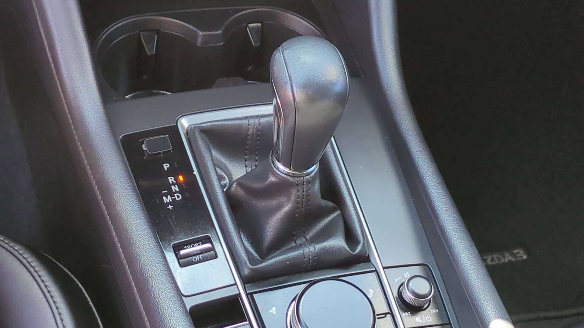 Used 2023 MAZDA MAZDA3 s image 25