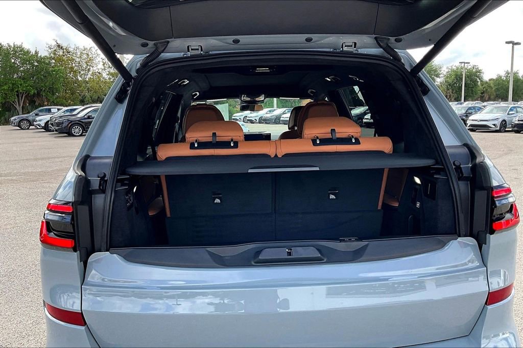 Used 2026 BMW X7 xDrive40i image 15