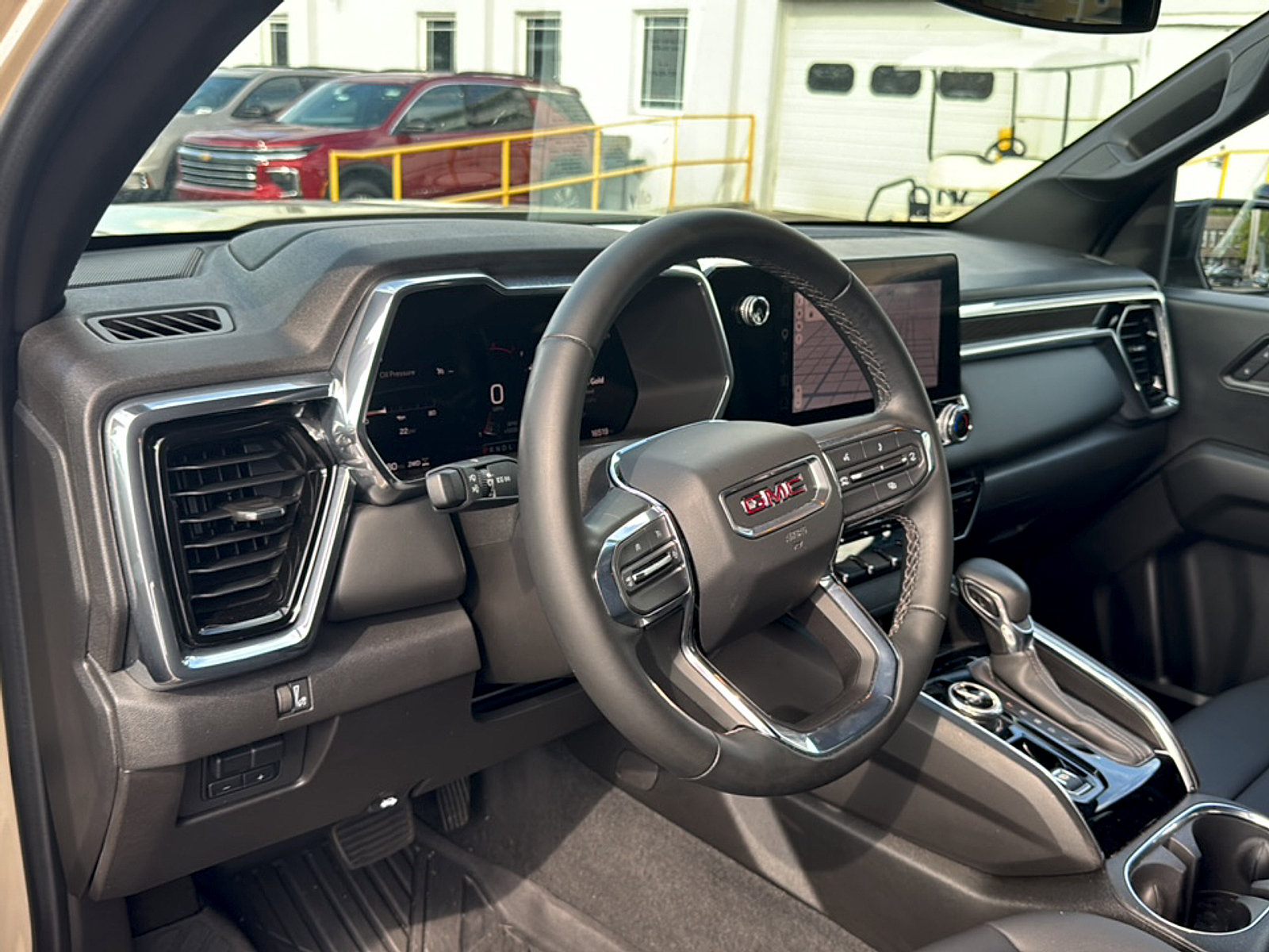 Used 2024 GMC Canyon Elevation w/ Elevation Premium Package AWD/4WD image 8