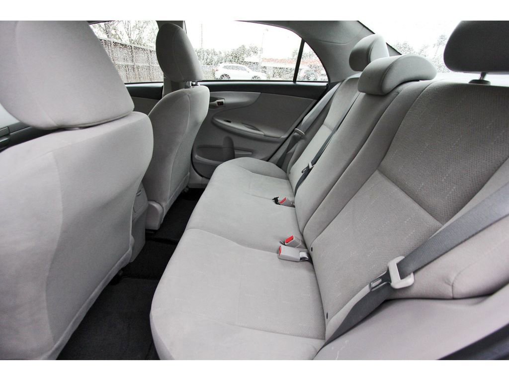 Used 2013 Toyota Corolla L image 13