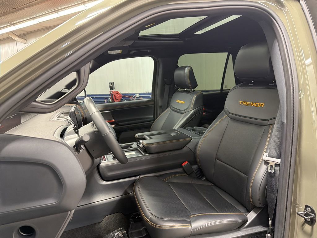 Certified 2025 Ford Expedition Tremor image 14