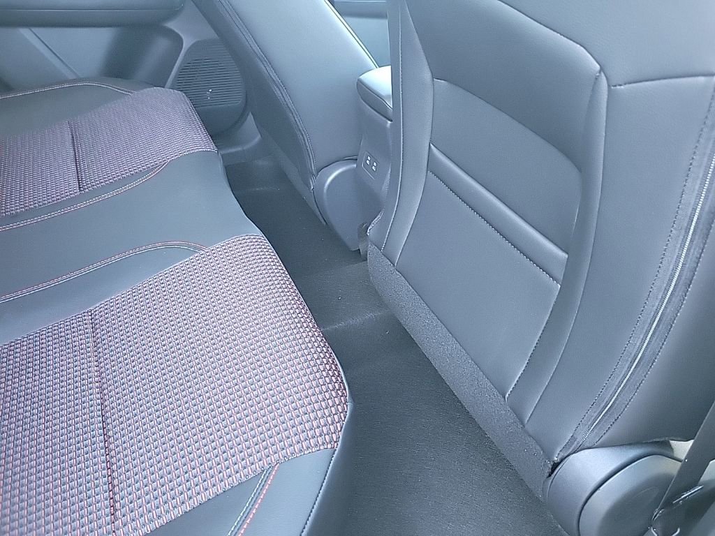 New 2026 Nissan Kicks SR w/ Cold Weather Package image 37