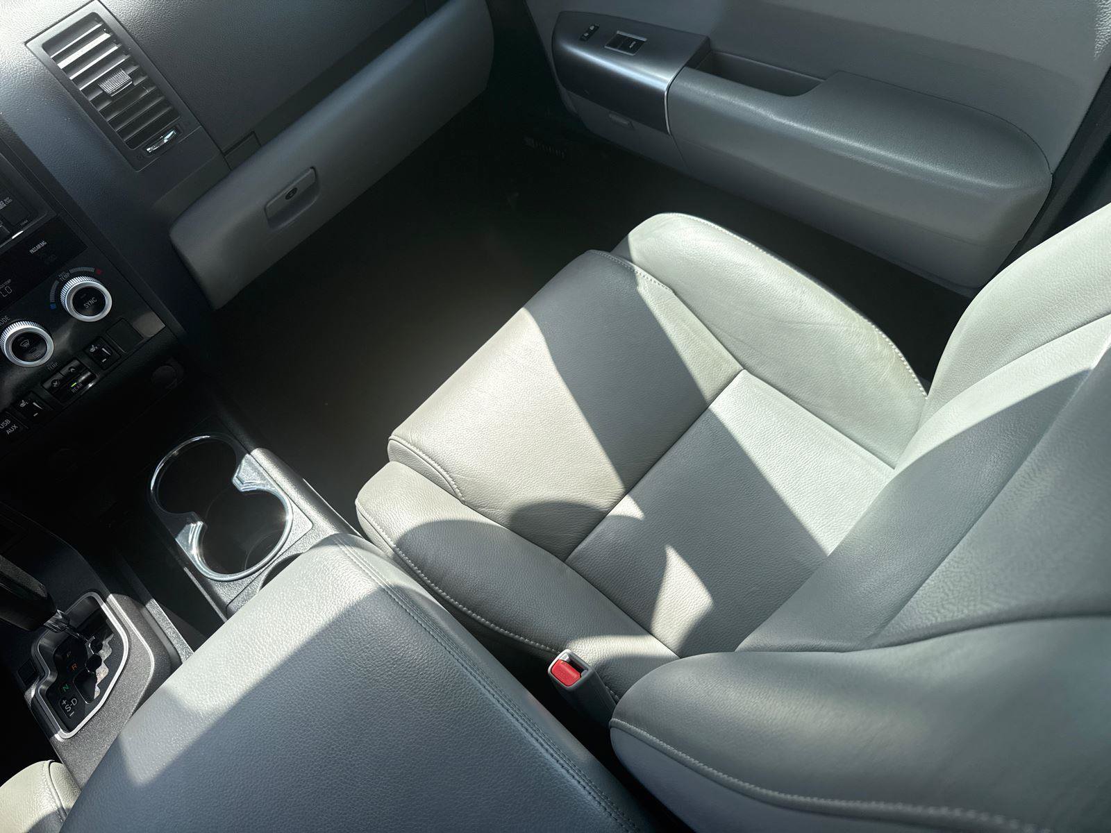Used 2019 Toyota Sequoia Limited w/ Safety & Convenience Package AWD/4WD image 30