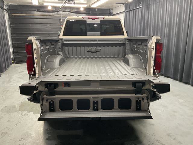 New 2026 Chevrolet Silverado 2500 ZR2 w/ LPO, Dark Essentials Package AWD/4WD image 7
