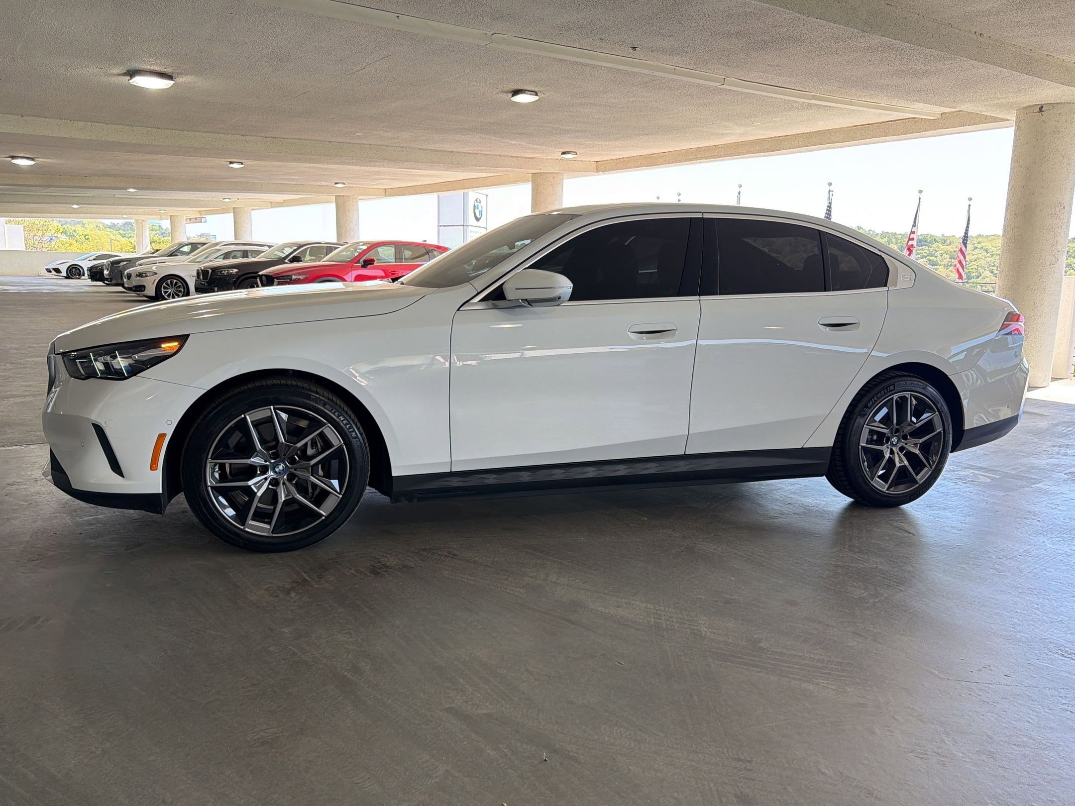 Used 2024 BMW i5 eDrive40i w/ M Sport Package image 2