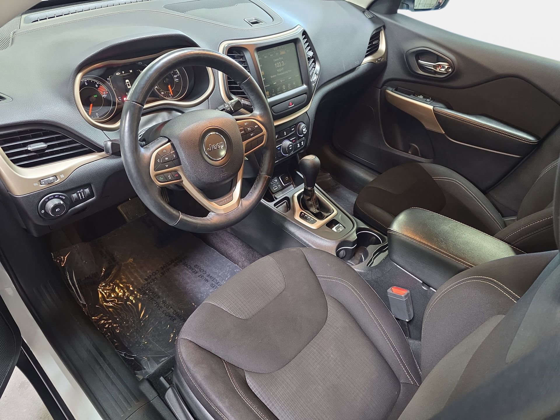 Used 2017 Jeep Cherokee Latitude w/ Cold Weather Group image 15