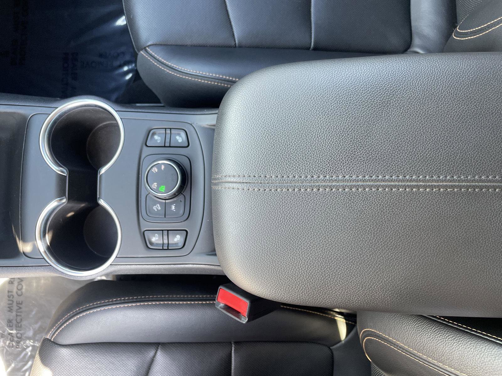 Used 2018 GMC Terrain SLT w/ Preferred Package image 30