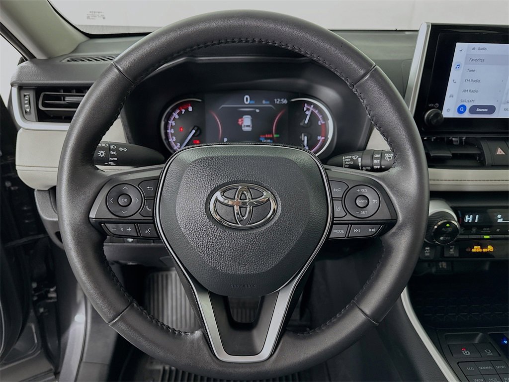 Used 2025 Toyota RAV4 XLE image 18