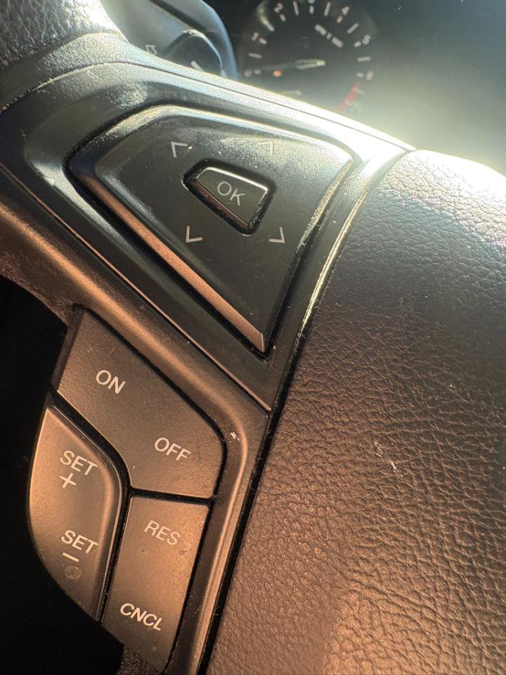 Used 2016 Ford Edge SE FWD image 17