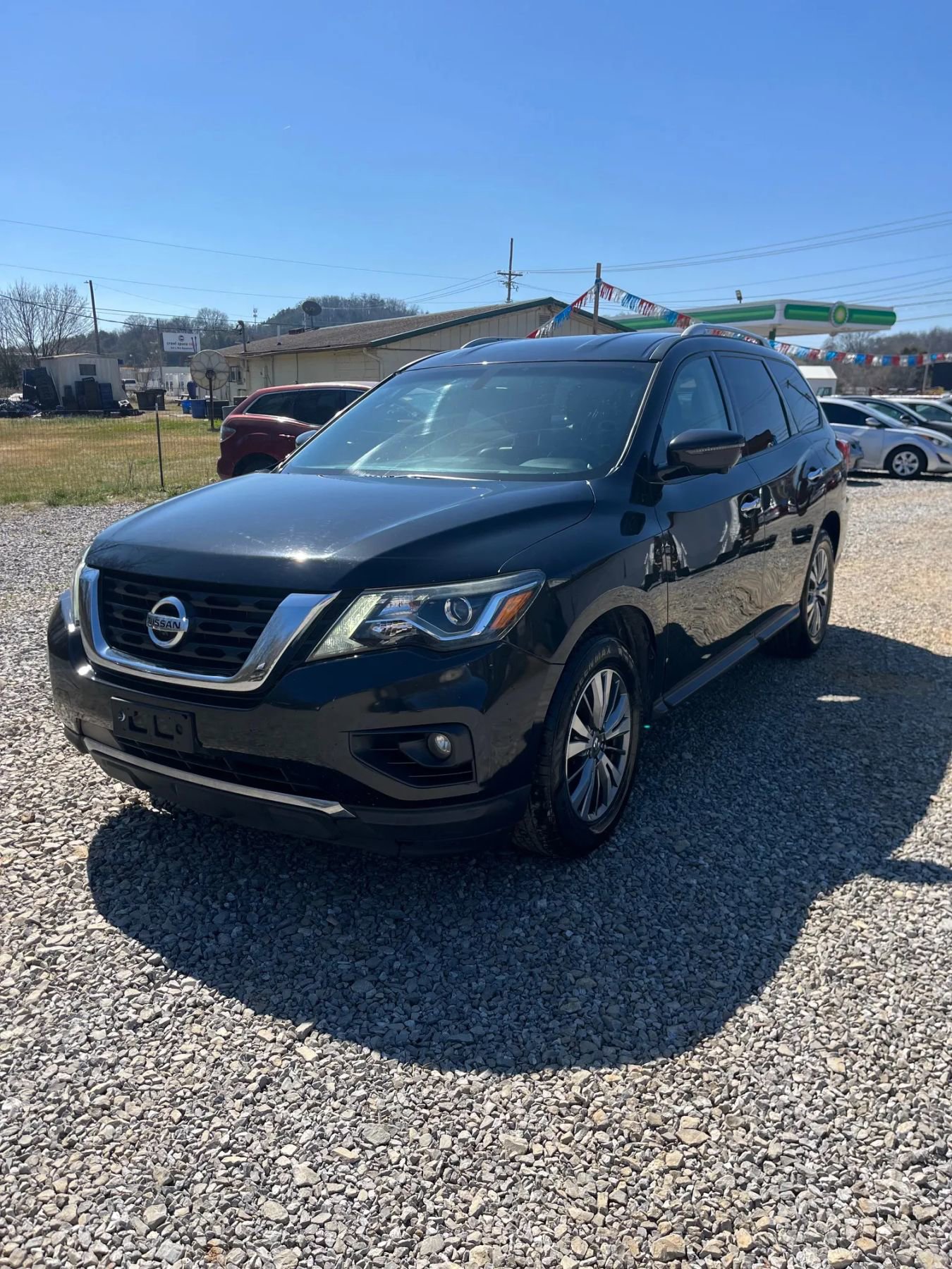 Used 2019 Nissan Pathfinder SL image 1