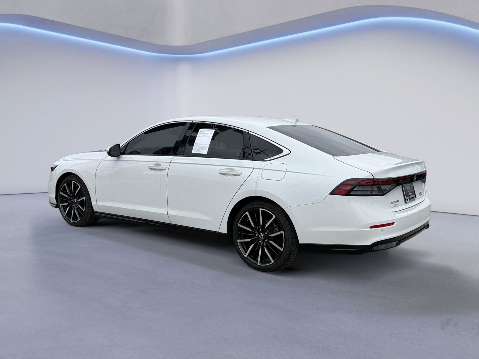 Used 2023 Honda Accord Touring image 5