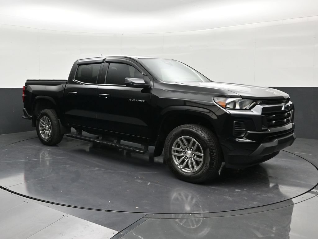 Used 2025 Chevrolet Colorado LT RWD image 7