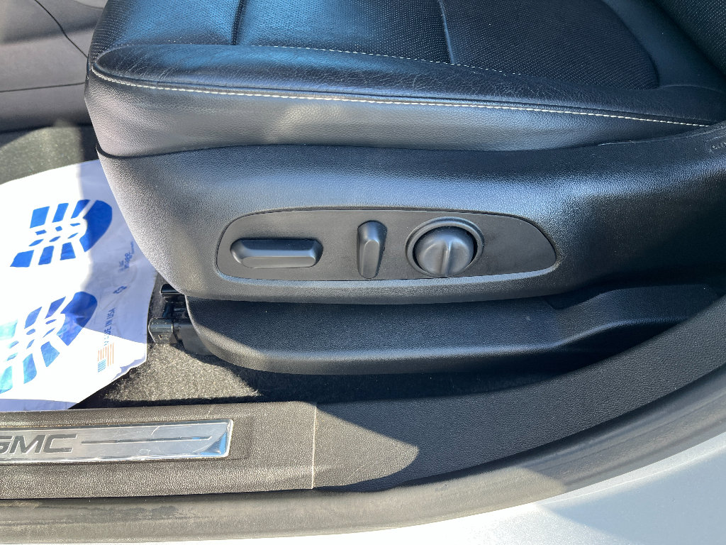 Used 2020 GMC Acadia SLT image 37