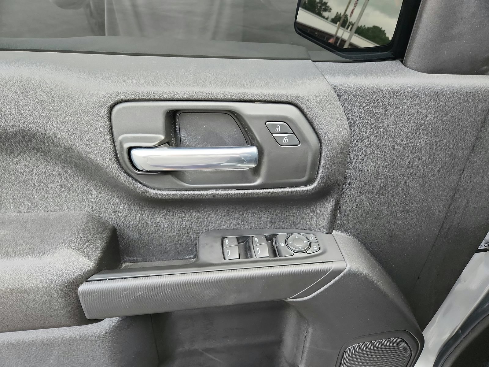 Used 2025 Chevrolet Silverado 1500 Custom Trail Boss w/ Dark Appearance Package AWD/4WD image 19