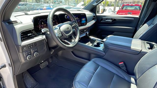 Used 2025 Chevrolet Suburban RST w/ Comfort Package AWD/4WD image 10