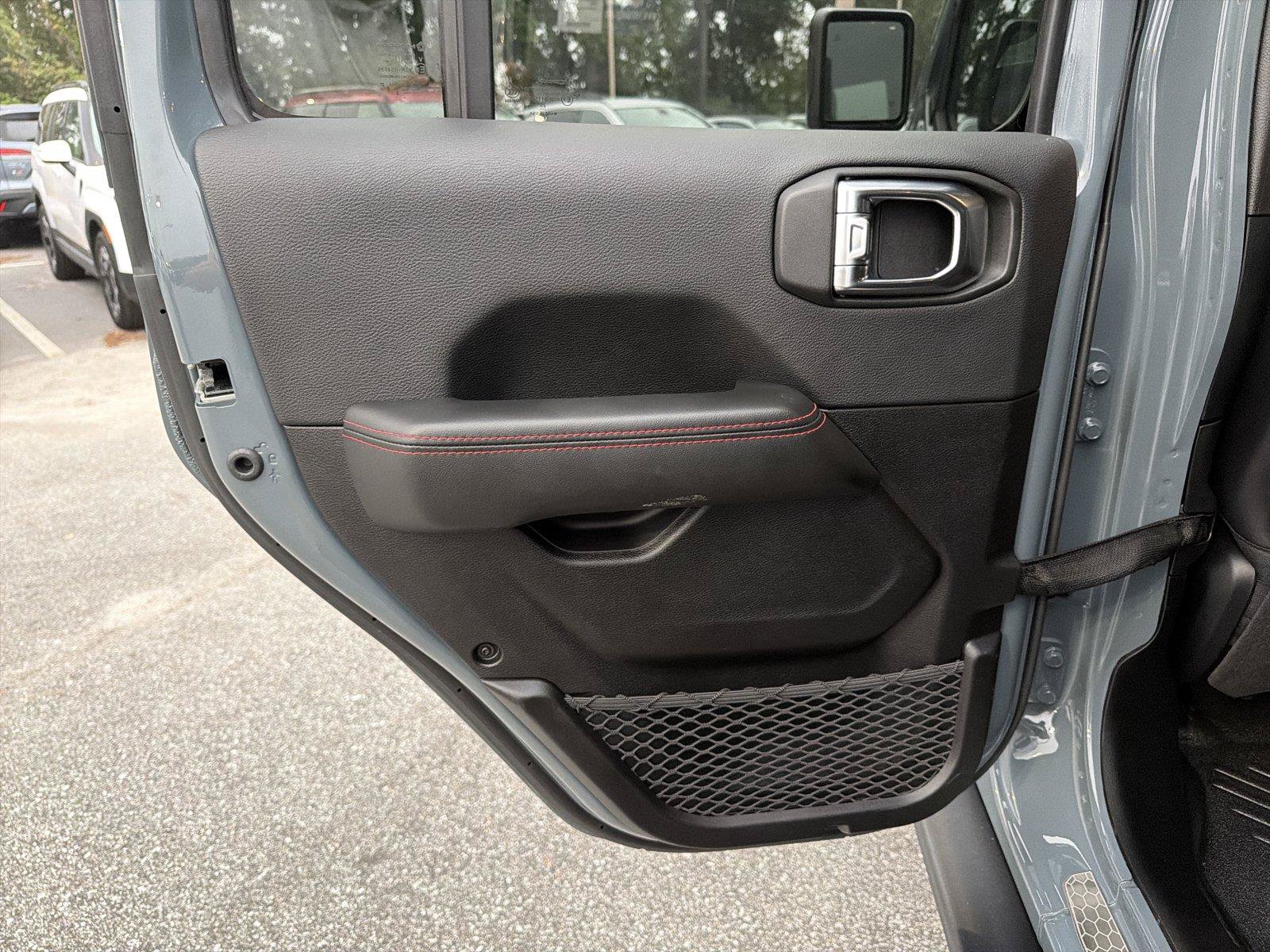 Used 2025 Jeep Wrangler Unlimited Rubicon AWD/4WD image 22