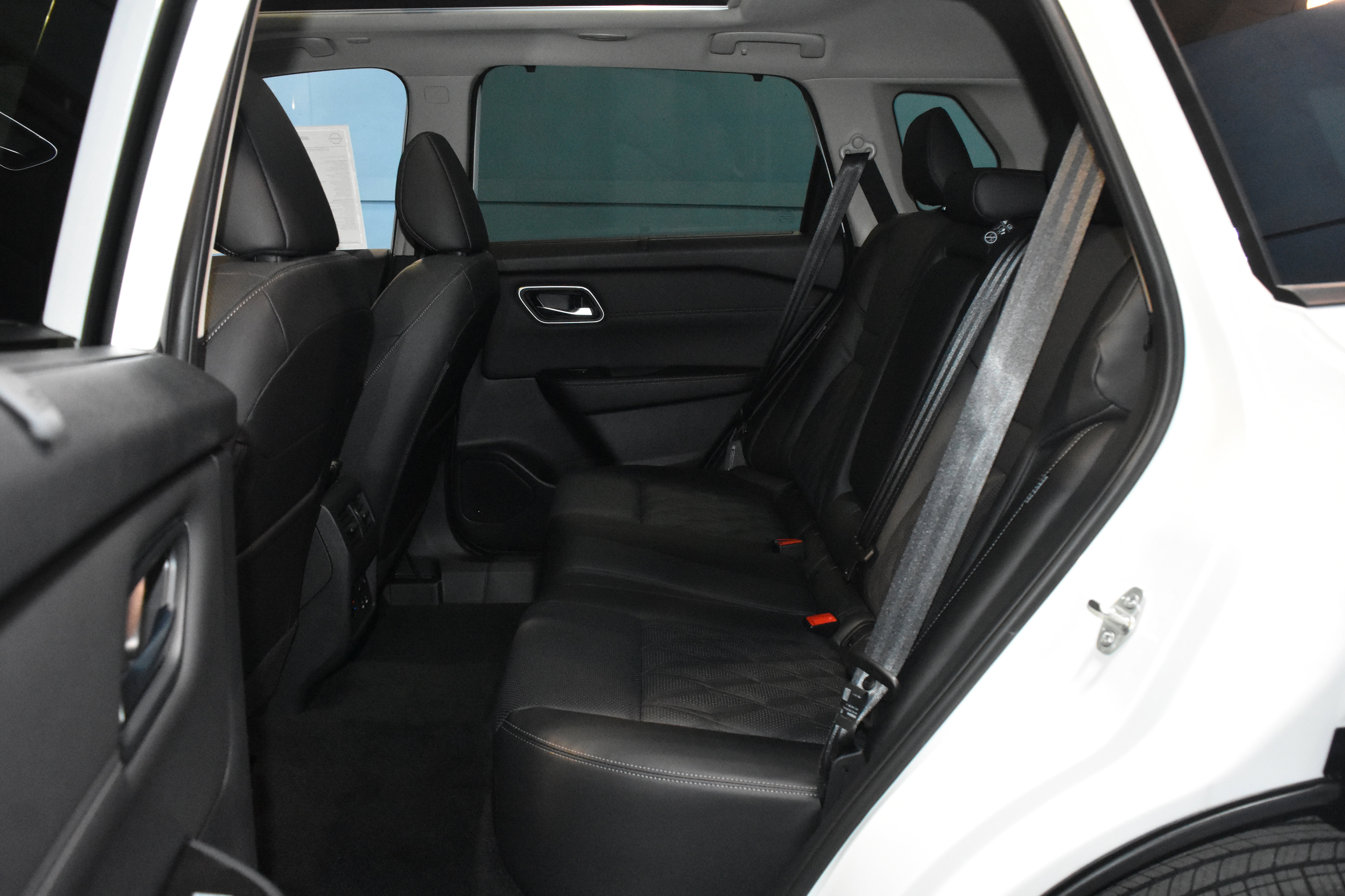 New 2026 Nissan Rogue Platinum w/ Tech Package AWD/4WD image 18
