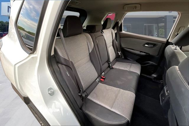 Used 2021 Nissan Rogue SV FWD image 25