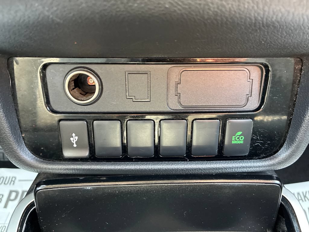 Used 2020 Mitsubishi Outlander ES AWD/4WD image 26
