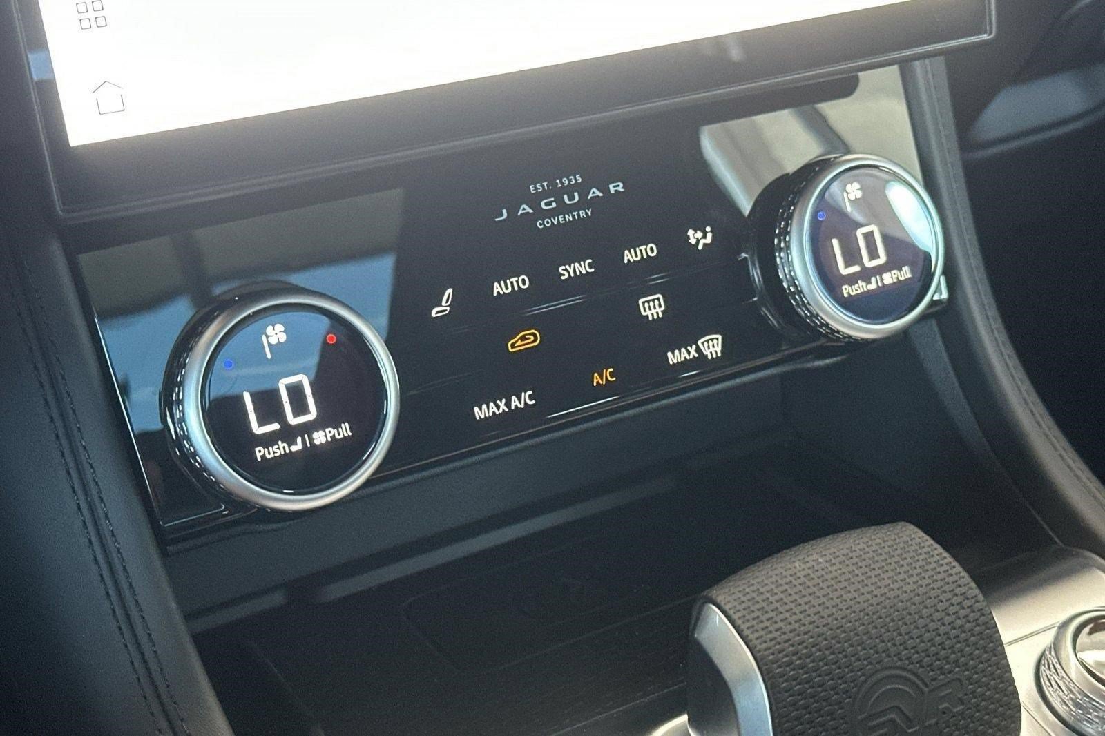 New 2026 Jaguar F-PACE SVR 575 Edition AWD/4WD image 18