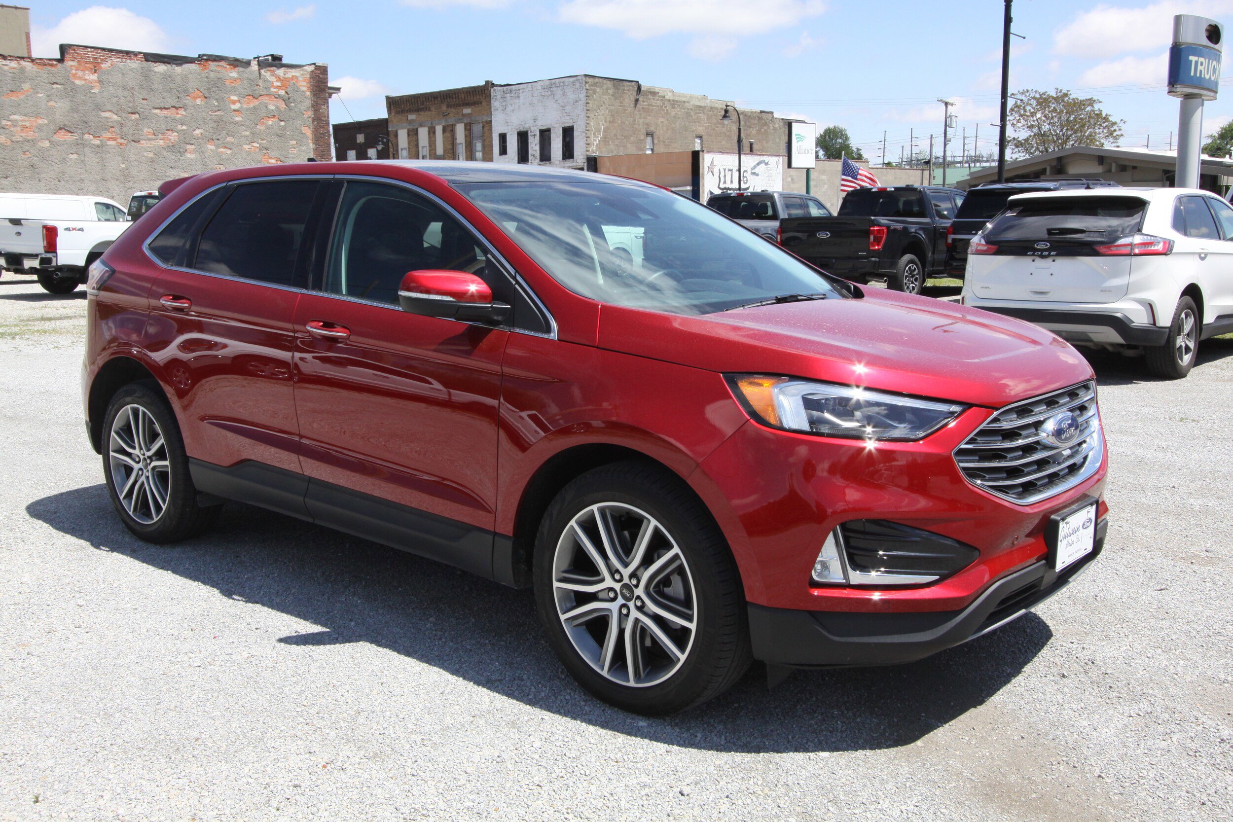 Used 2024 Ford Edge Titanium w/ Equipment Group 301A AWD/4WD image 4