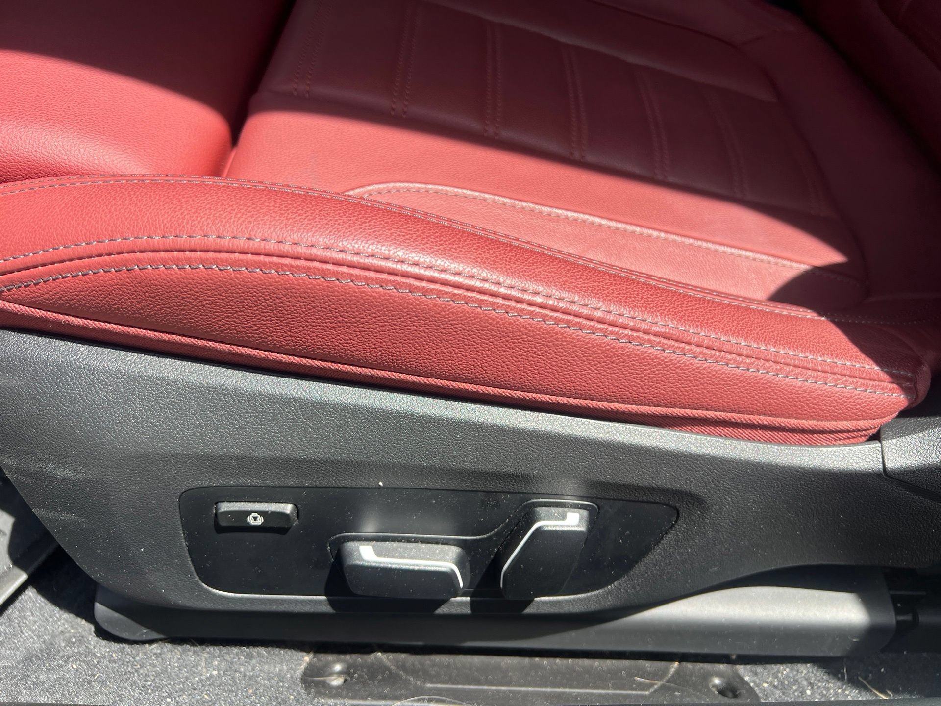 Used 2024 BMW M240i Coupe w/ Premium Package RWD image 12