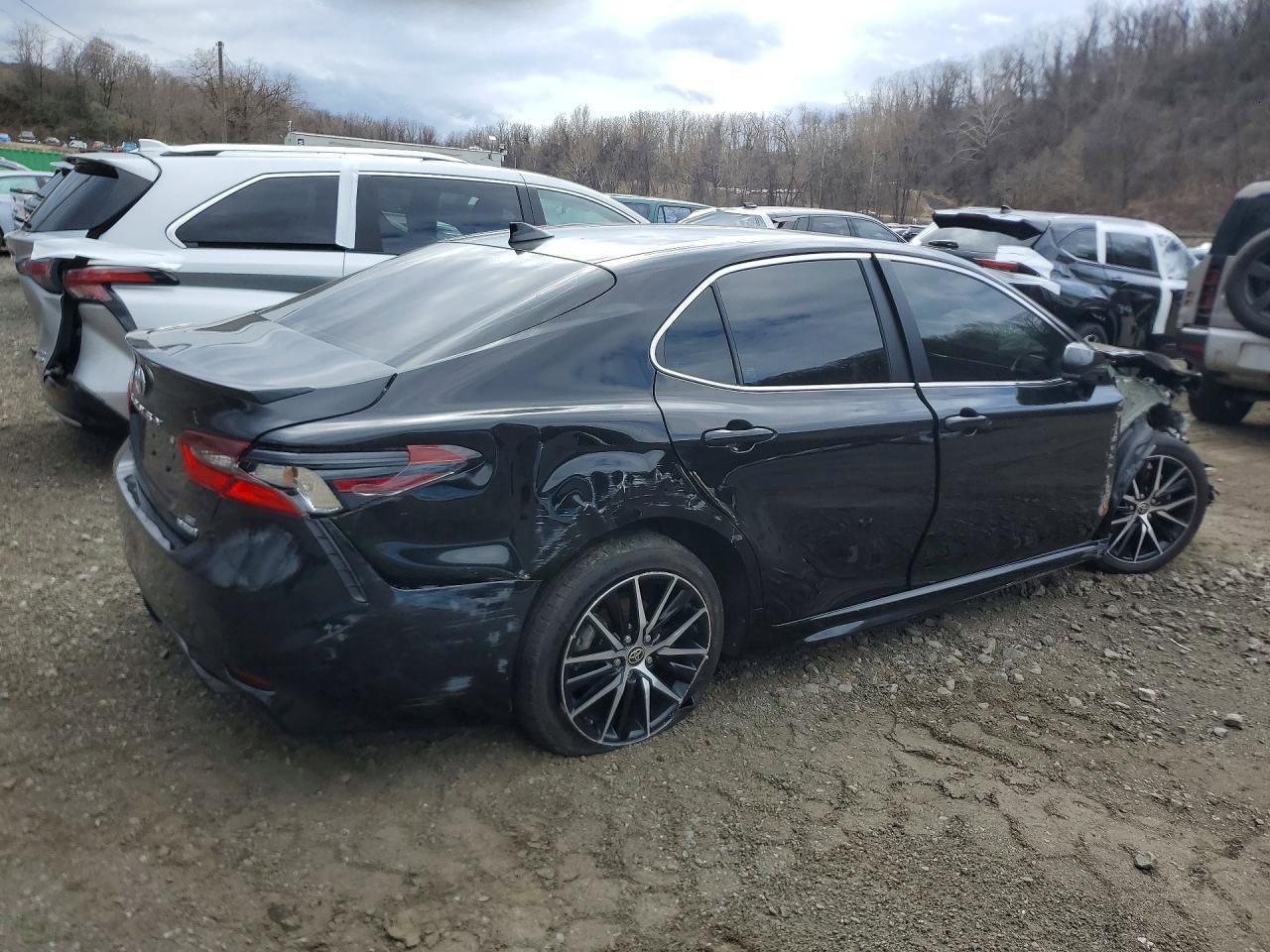 Used 2023 Toyota Camry SE w/ Audio Upgrade Package FWD image 5
