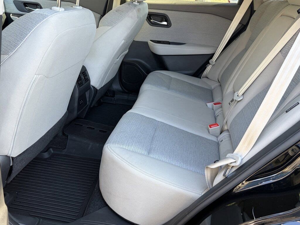 Certified 2023 Nissan Rogue SV image 28