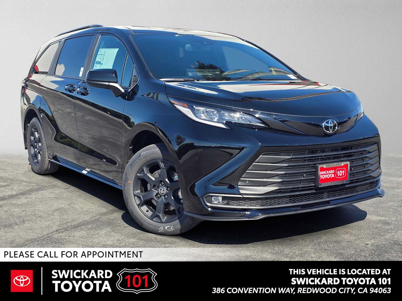 New 2026 Toyota Sienna XLE Woodland Edition AWD/4WD image 1