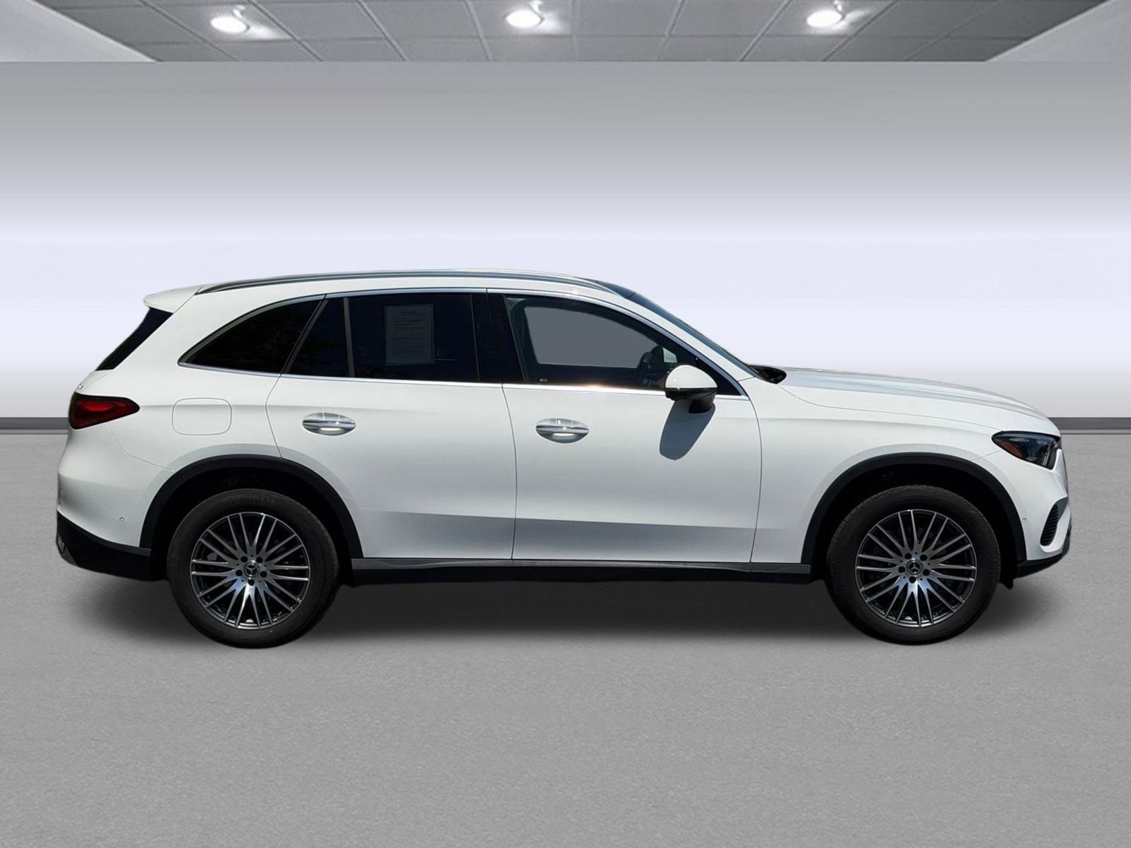 Used 2023 Mercedes-Benz GLC 300 4MATIC image 8