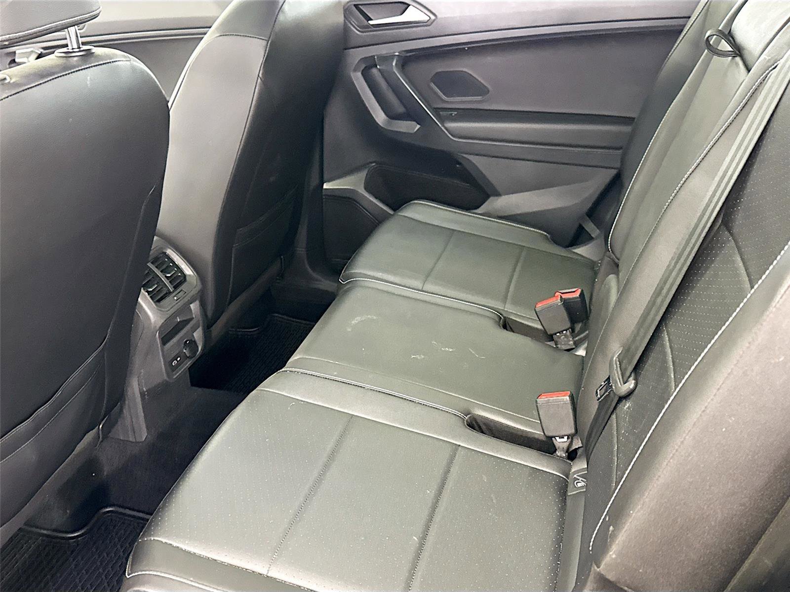 Used 2021 Volkswagen Tiguan SE R-Line w/ 3rd Row Seat Package image 5