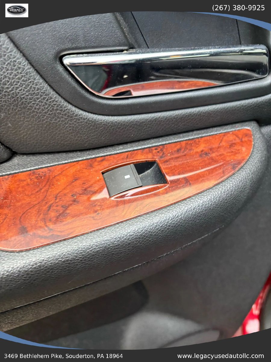 Used 2013 Chevrolet Suburban LT image 48