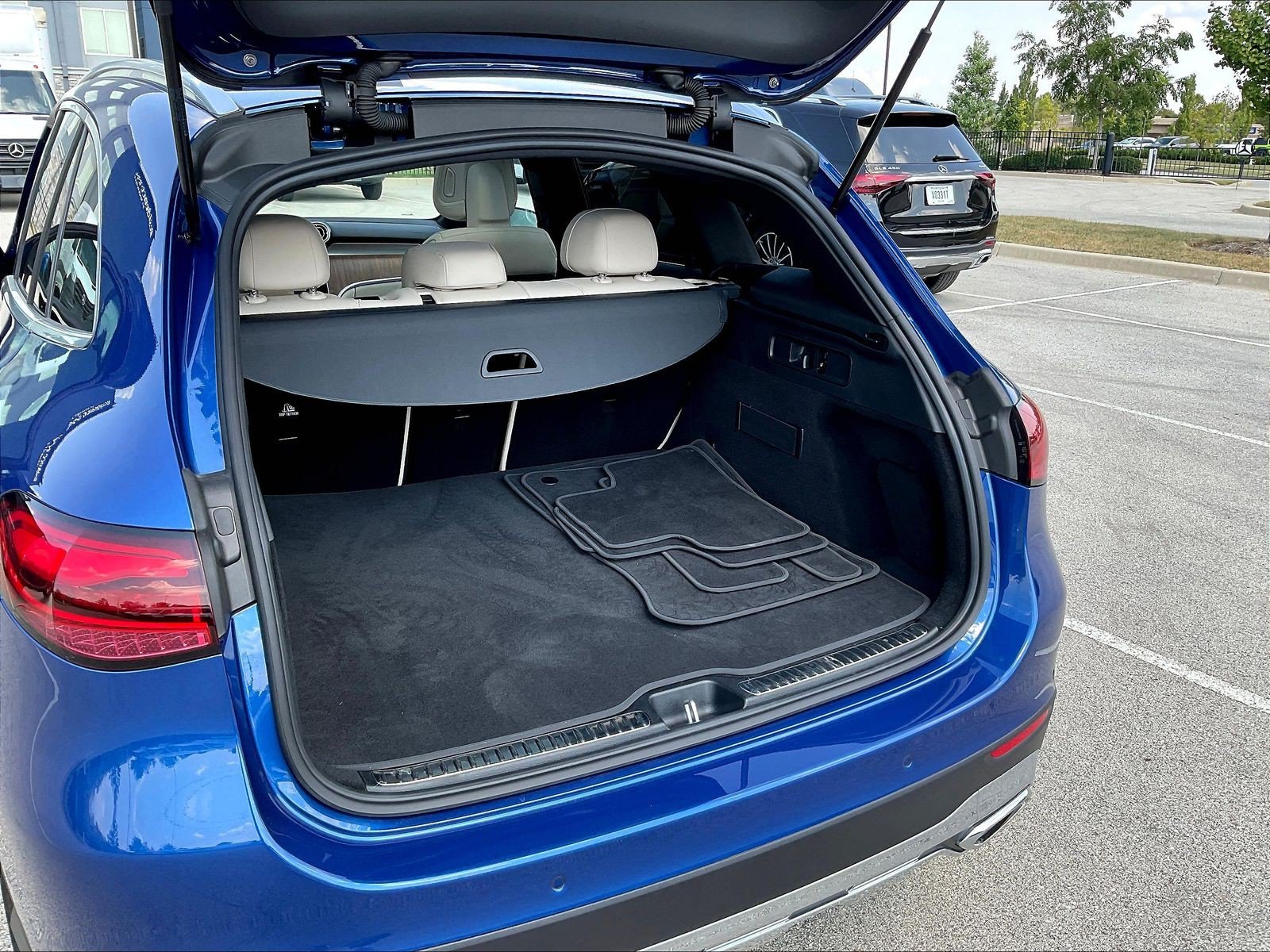 Used 2026 Mercedes-Benz GLC 300 4MATIC image 40