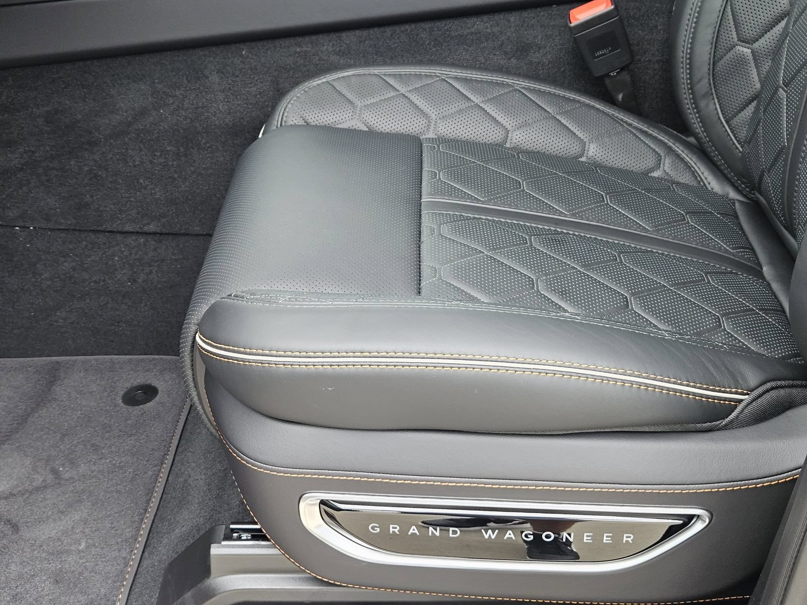 New 2026 Jeep Grand Wagoneer Summit AWD/4WD image 24