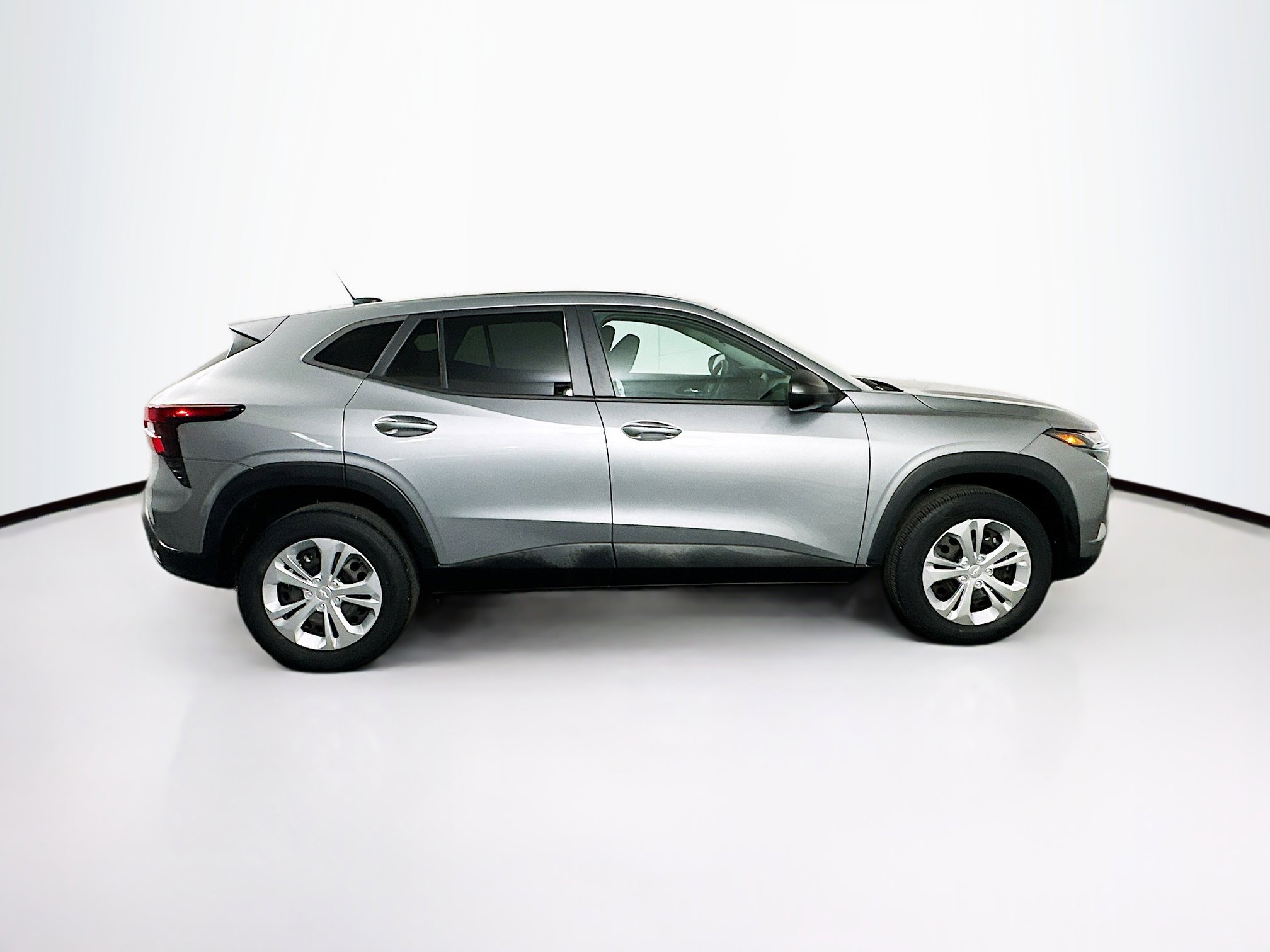 Used 2024 Chevrolet Trax LS w/ Driver Confidence Package image 10