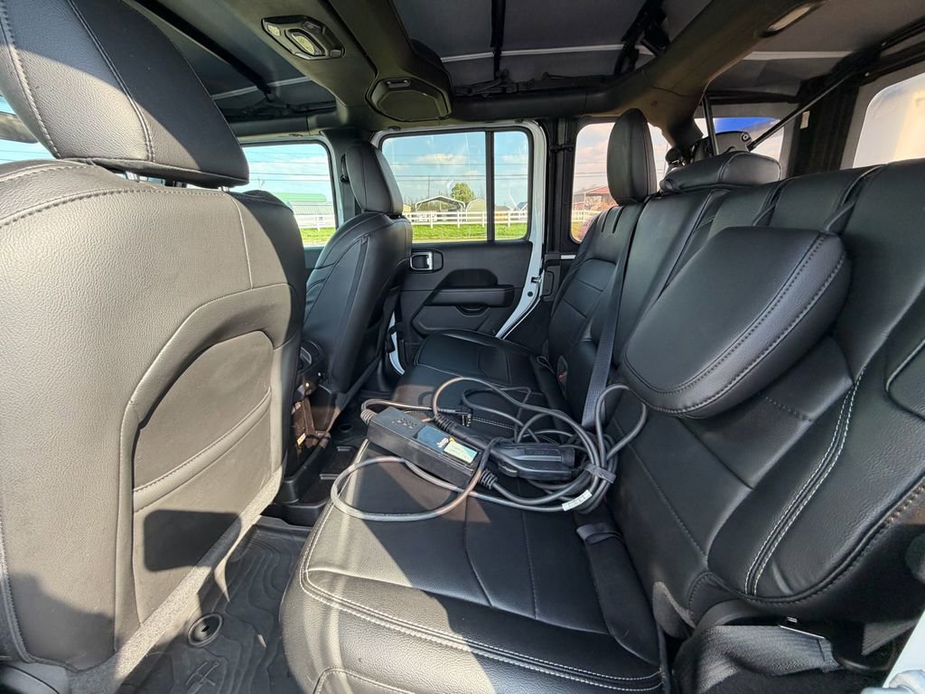 Used 2023 Jeep Wrangler Unlimited Sahara w/ Cold Weather Group image 16