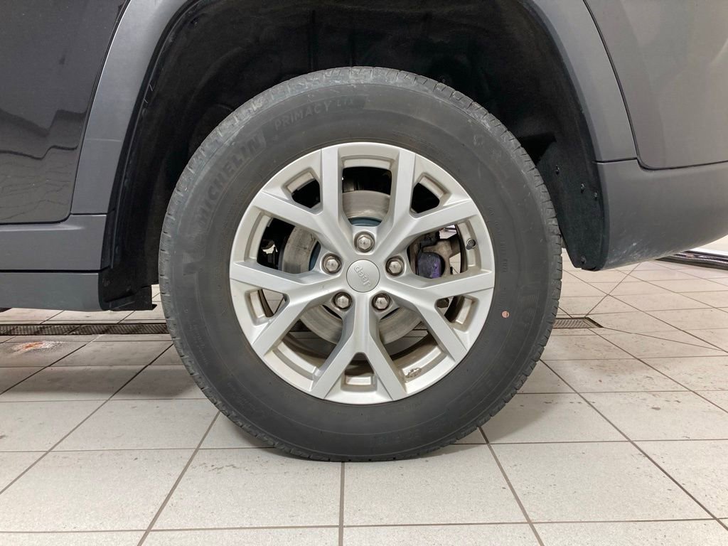 Used 2023 Jeep Grand Cherokee Limited image 27