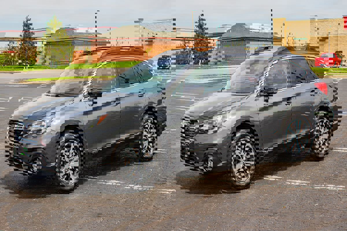 Used 2019 Subaru Outback 2.5i Limited w/ Popular Package #2 image 4