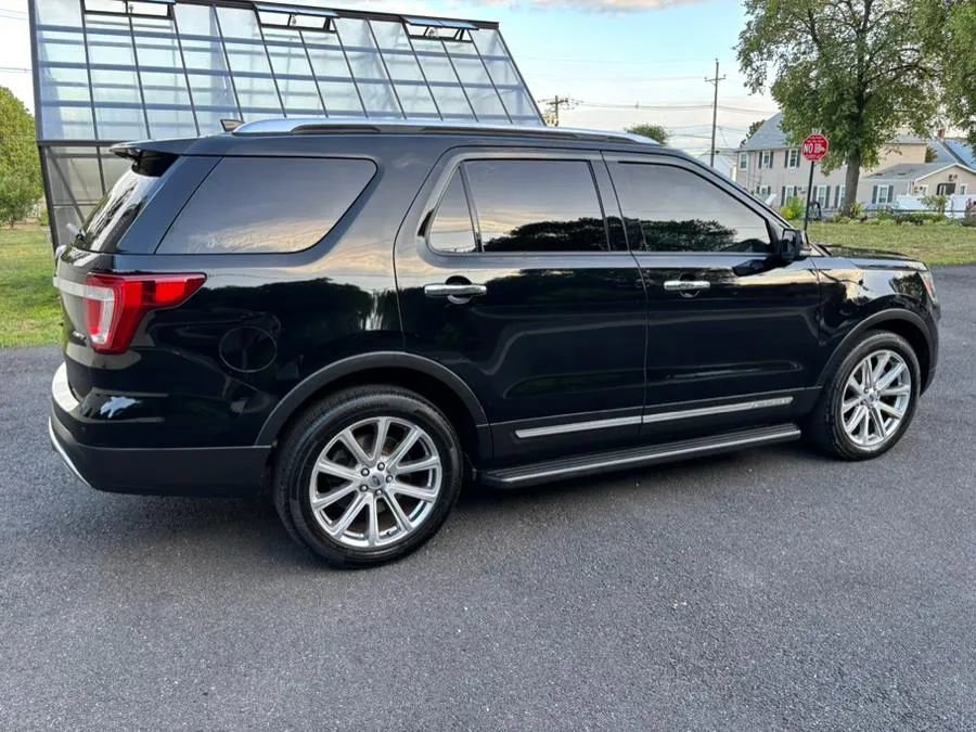 Used 2017 Ford Explorer Limited image 9
