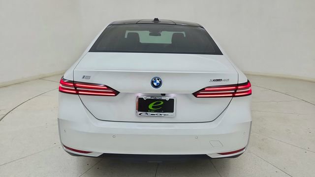 Used 2025 BMW i5 xDrive40 w/ Premium Package AWD/4WD image 5