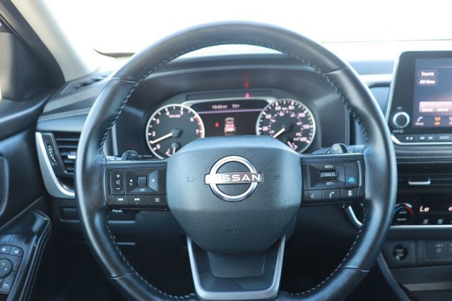 Used 2025 Nissan Rogue SV image 17