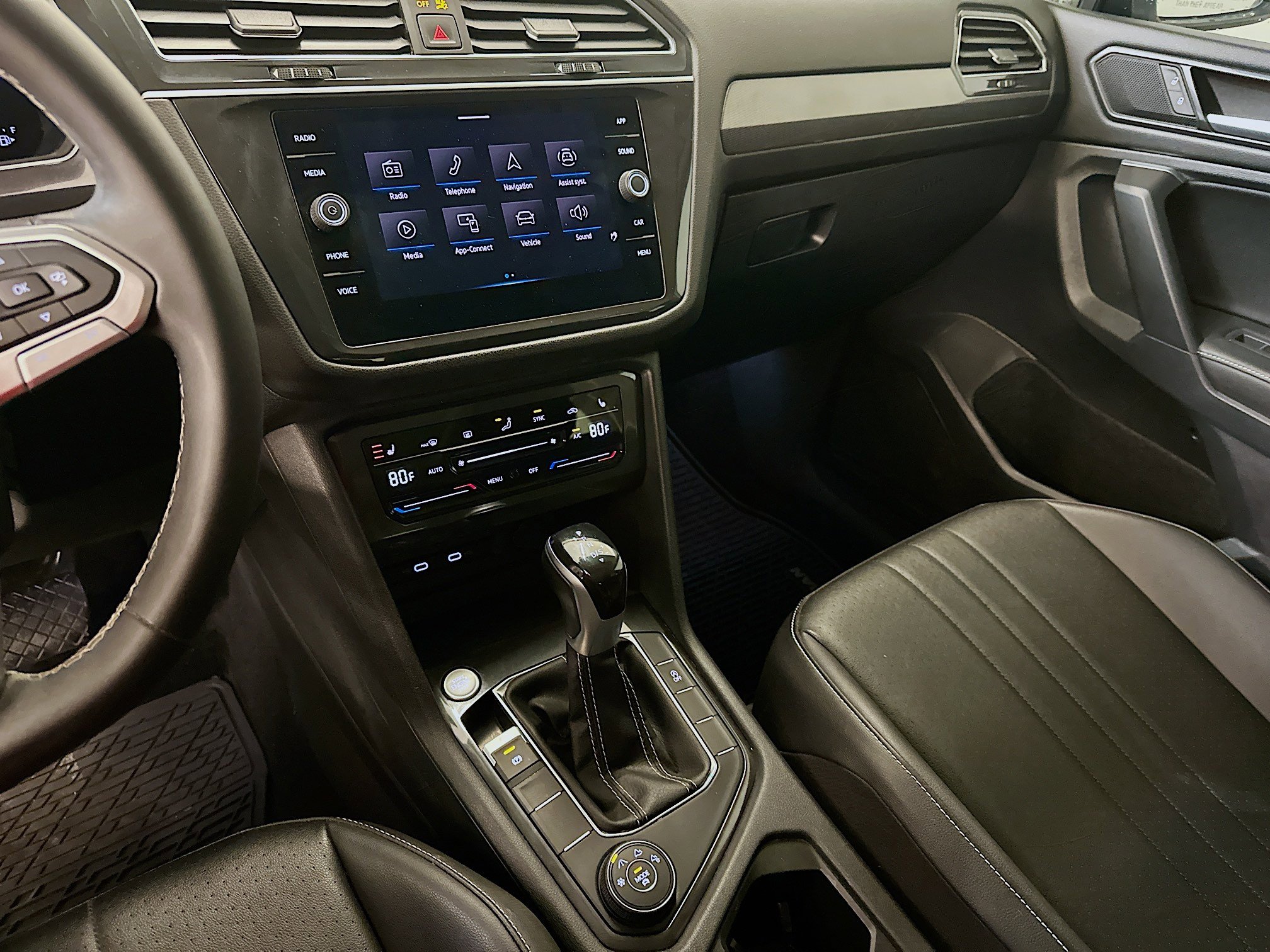 Used 2022 Volkswagen Tiguan SE image 26