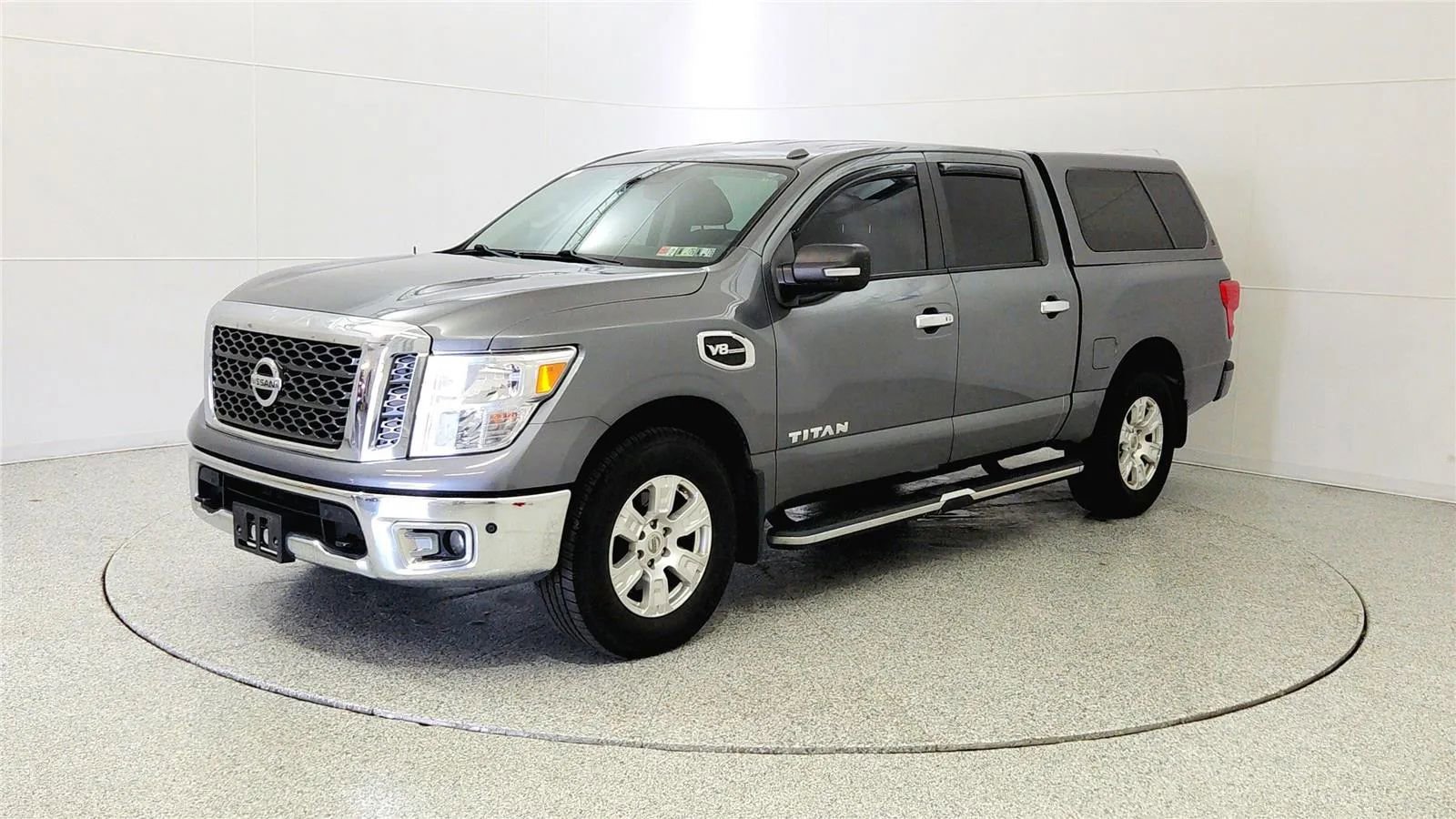 Used 2017 Nissan Titan SV AWD/4WD image 3