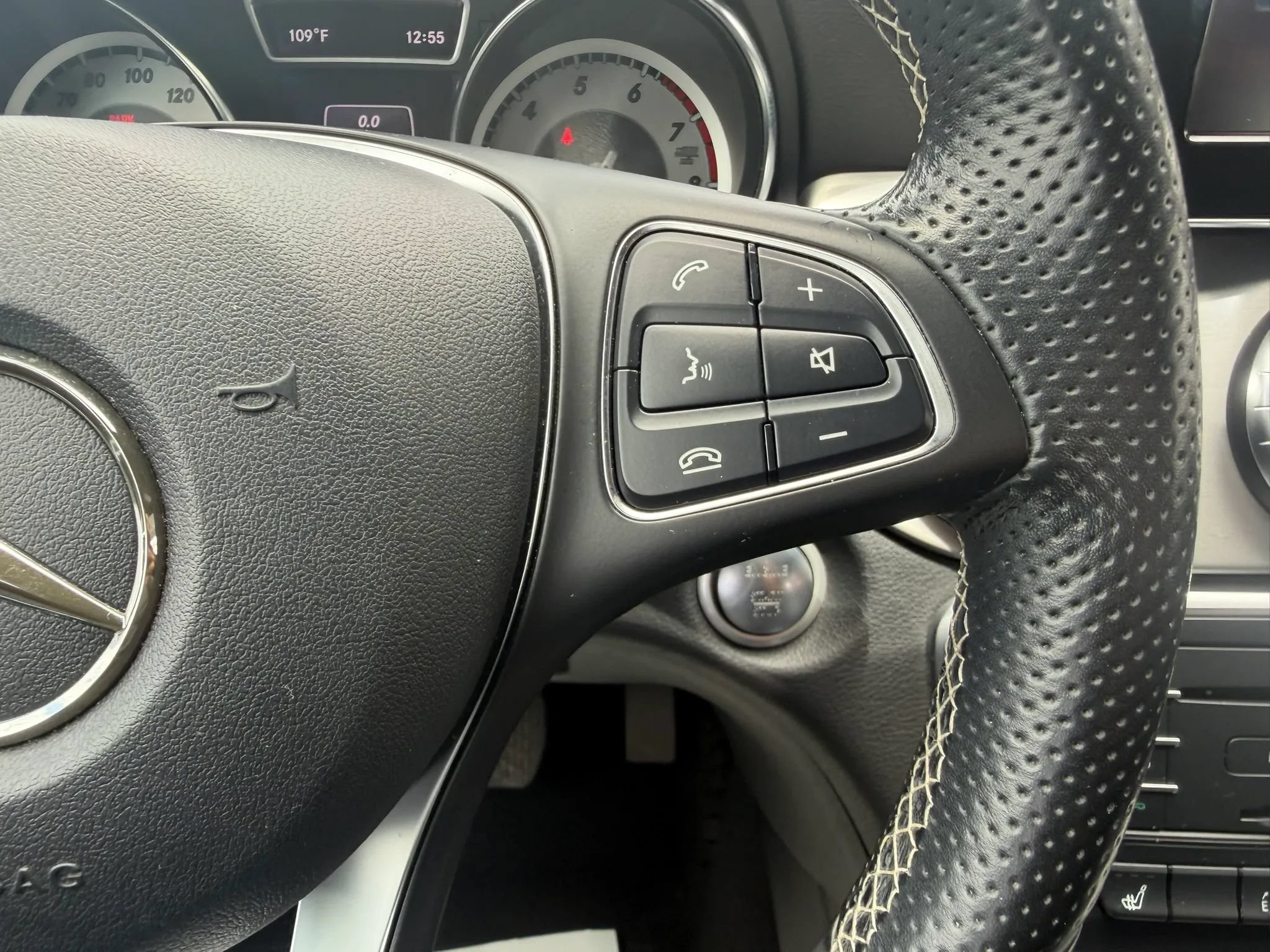 Used 2015 Mercedes-Benz CLA 250 image 23
