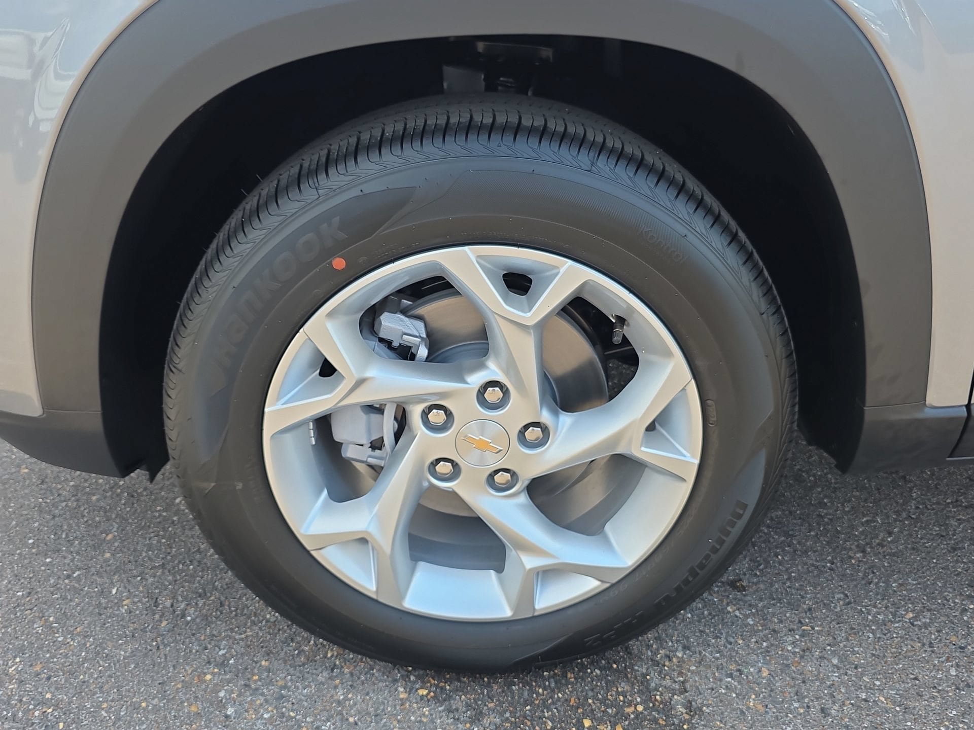 New 2026 Chevrolet Trax LS w/ LS Convenience Package FWD image 9