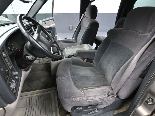 Used 2002 Chevrolet Suburban LS image 22